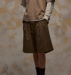 Wide Pleat Short - Mushroom