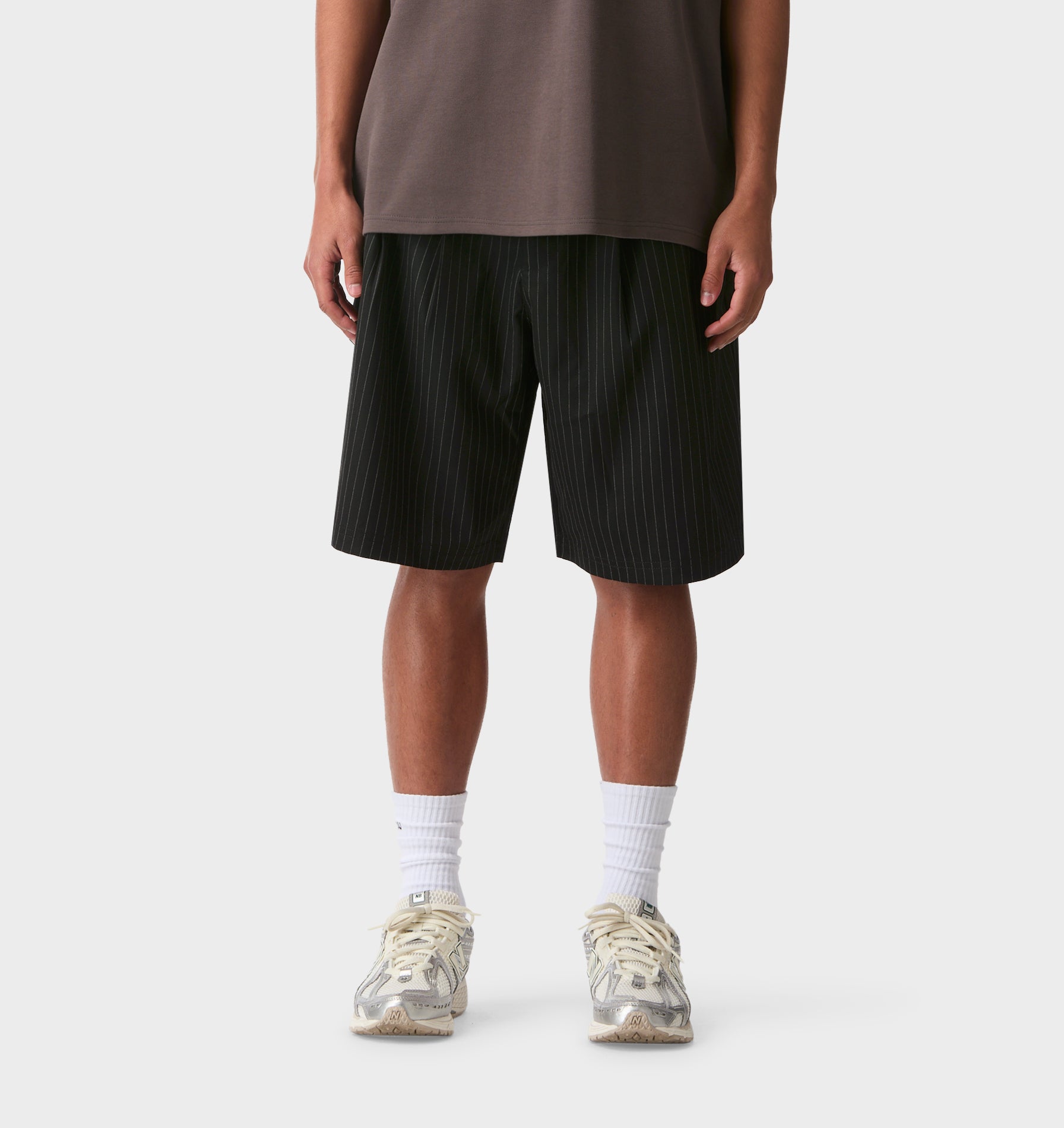 Alby Pleated Short - Black Pinstripe