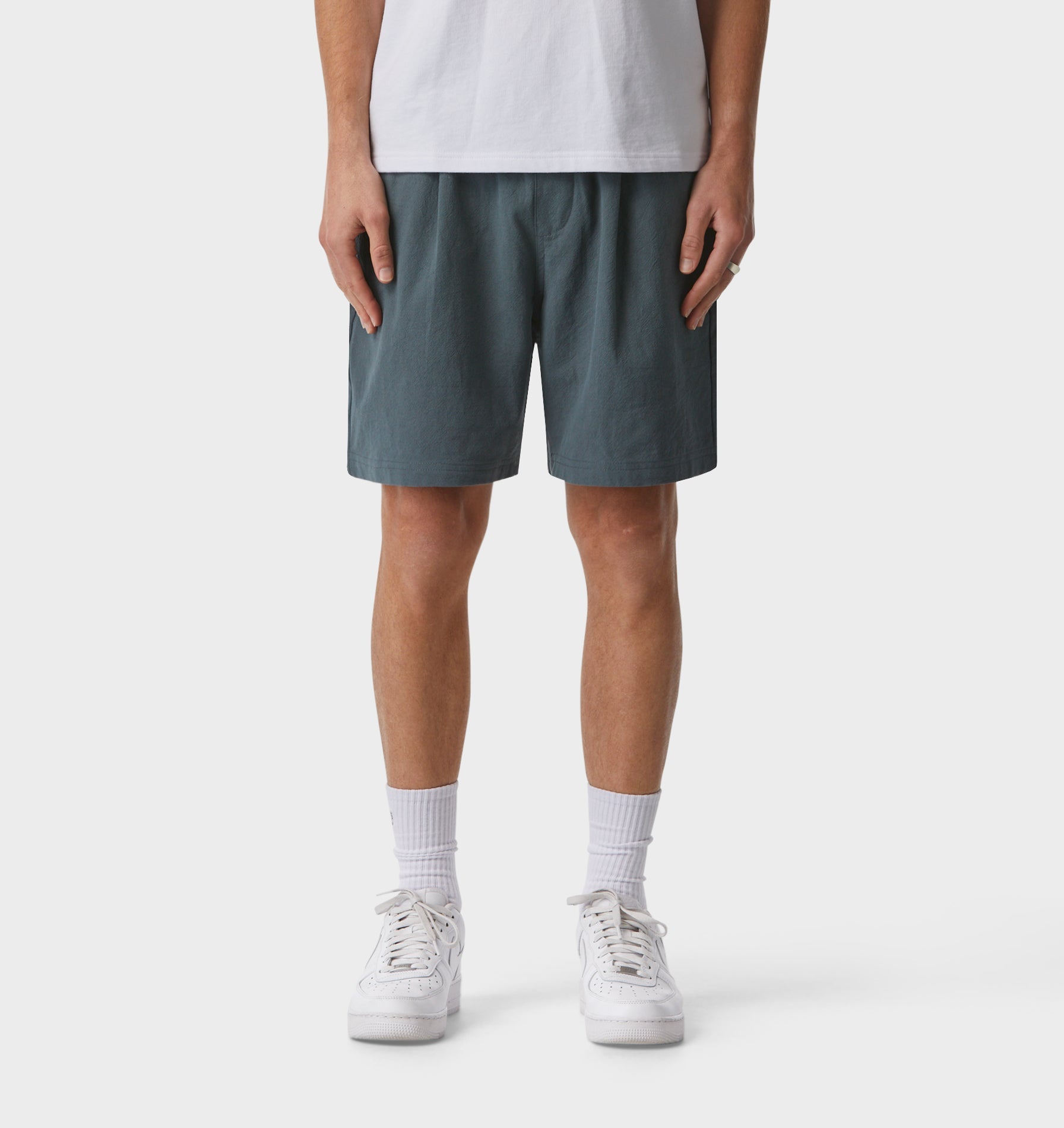 Linen Michael Pleat Short - Bottle Green