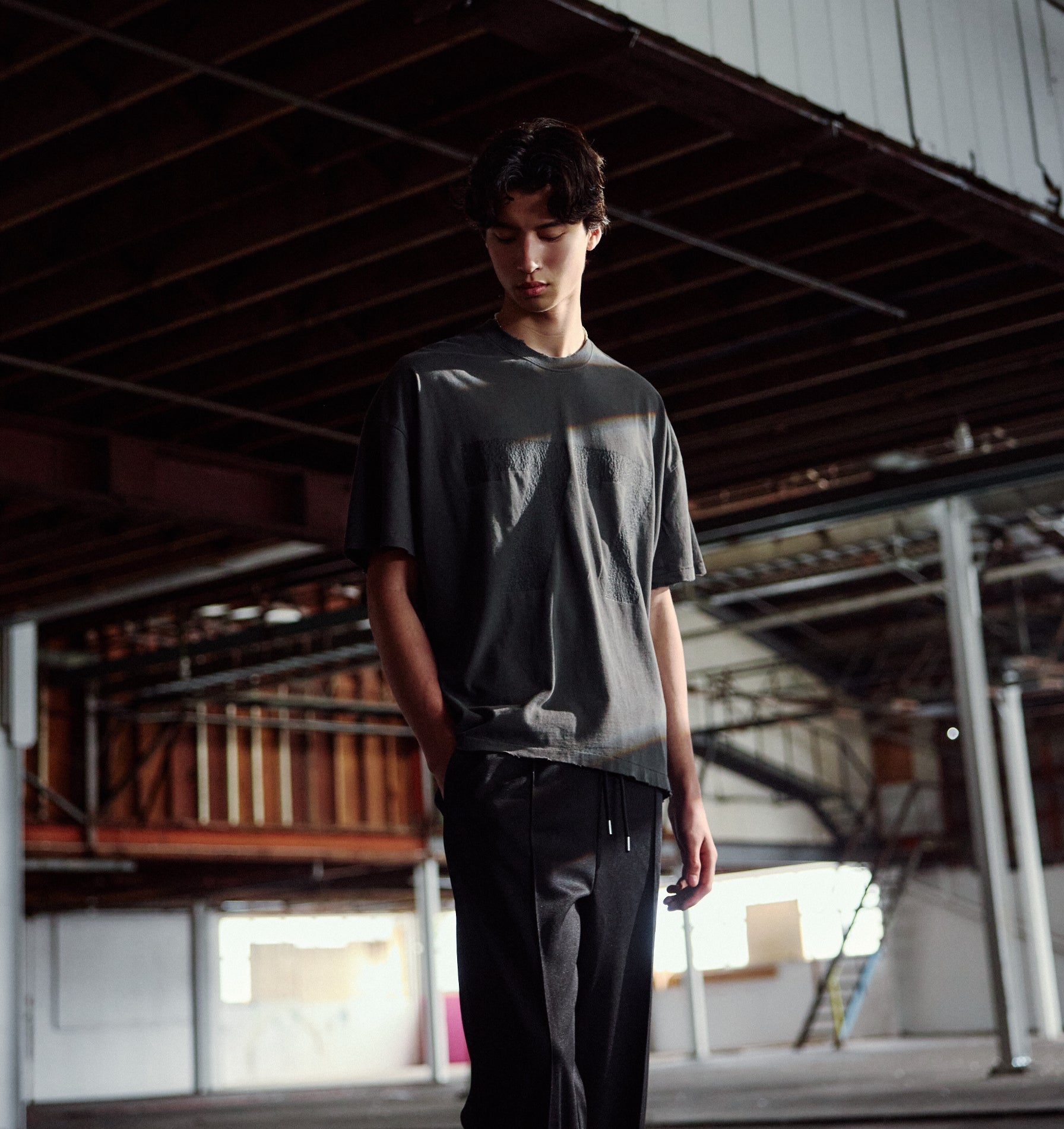77 Lewi Tee - Washed Black