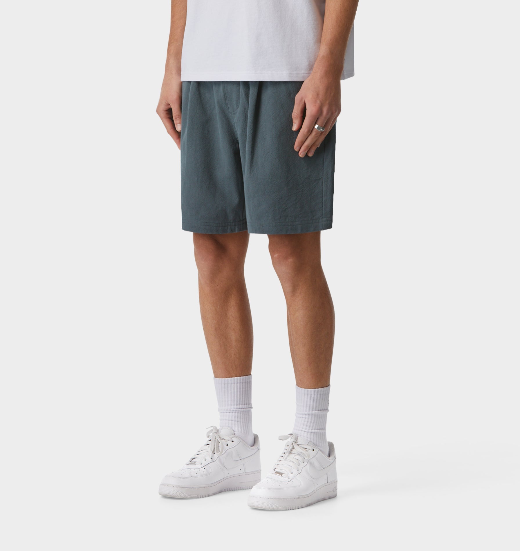 Linen Michael Pleat Short - Bottle Green