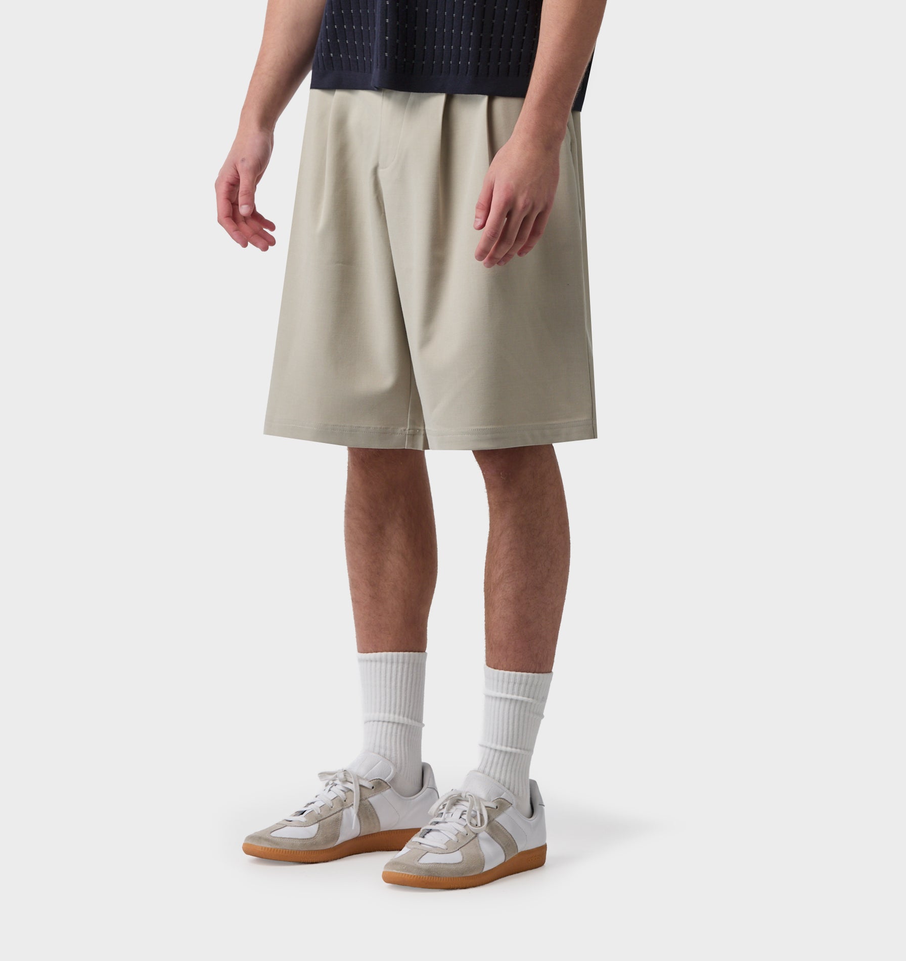 Alby Pleated Short - Stone