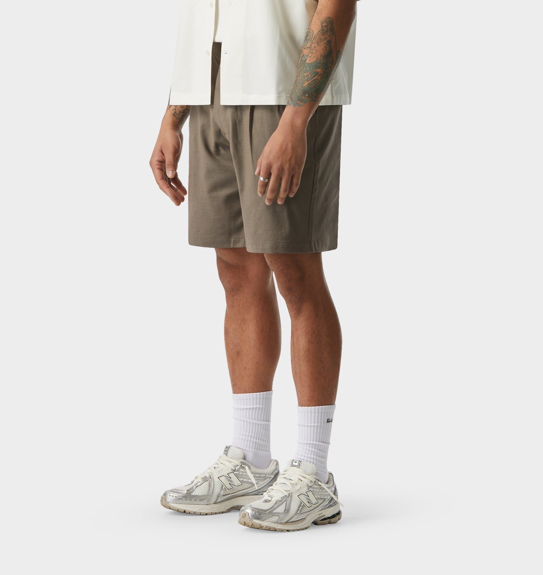 Quincy Pleated Short - Mushroom