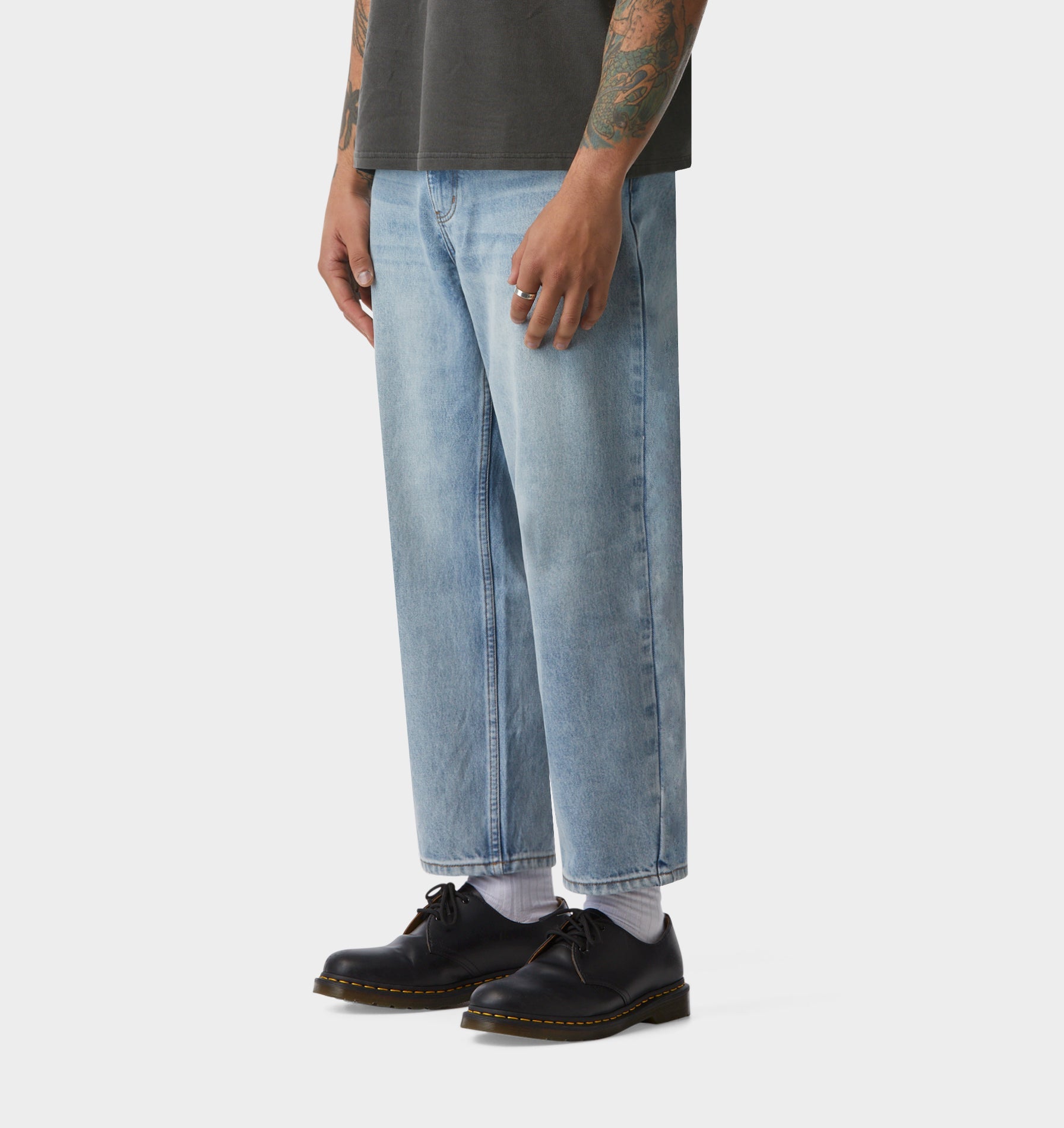 unmapped Washed out script jeans Sサイズ Samson Cropped Denim in Faded Blue | I Love Ugly US