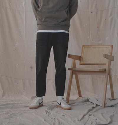 Cropped90sDenim-Black_8f4db8a8-1558-4bc9-b95d-6c40a43c9364.mp4