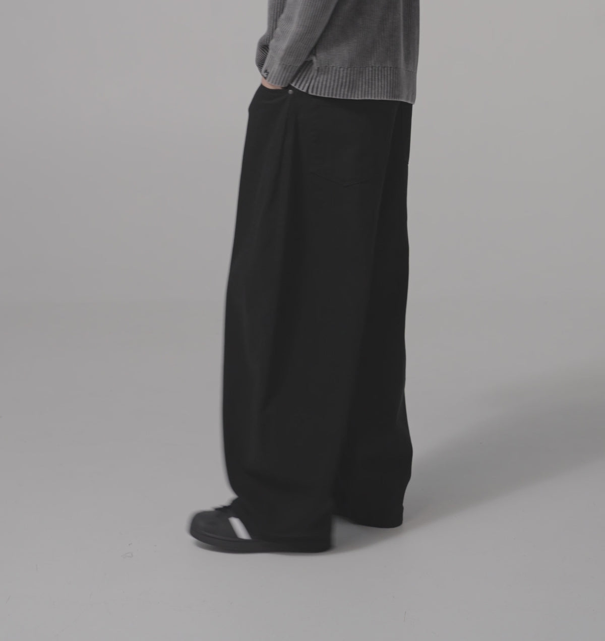 BalloonPant-Black.mp4