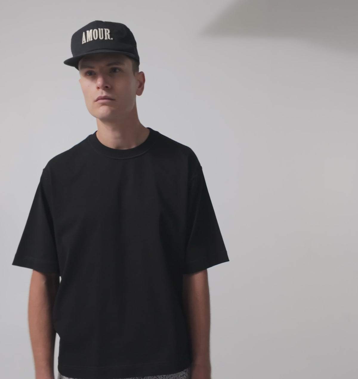 CropBoxTee-Black.mp4